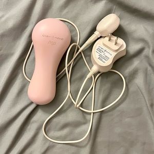 Clarisonic face brush